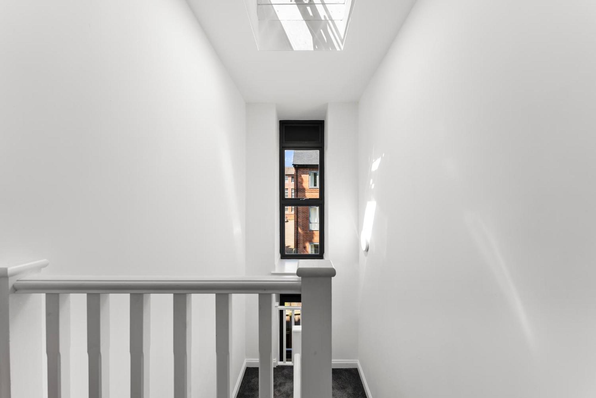 Stylish Large Leeds Apartment - Parking Exterior photo