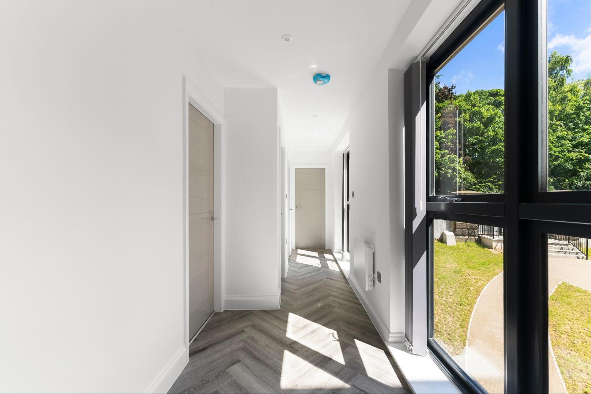 Stylish Large Leeds Apartment - Parking Exterior photo