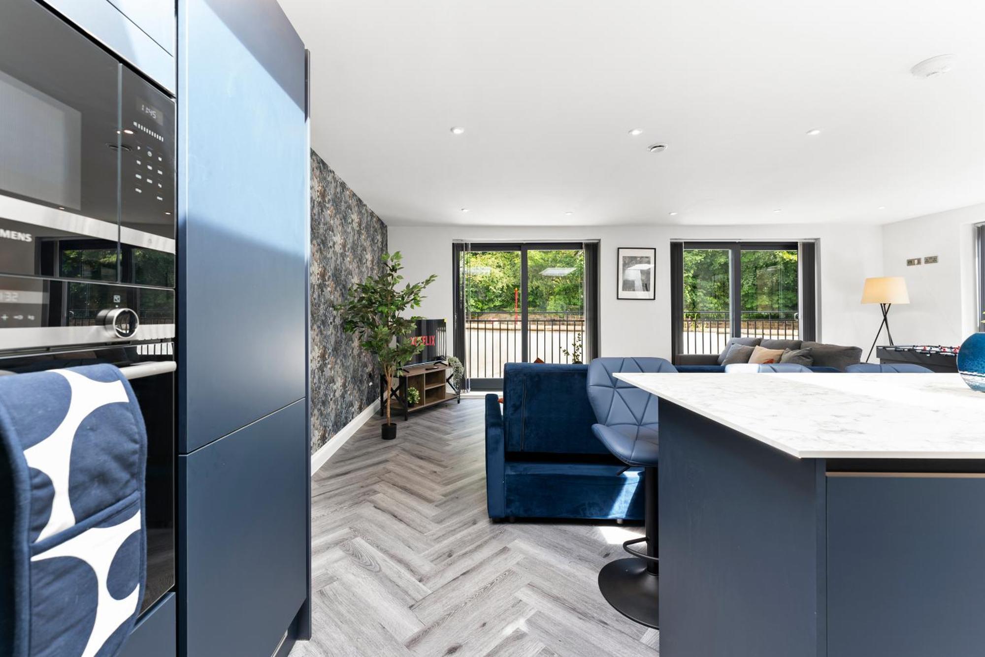 Stylish Large Leeds Apartment - Parking Exterior photo